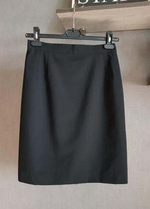 Чорна класична спідниця-олівець преміум бренд laurel