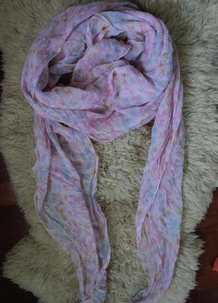 Легенький шарф.