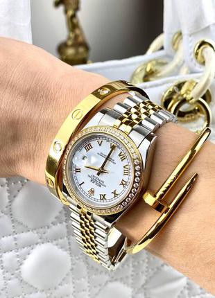 Часы наручные женские брендовые белые серебристые