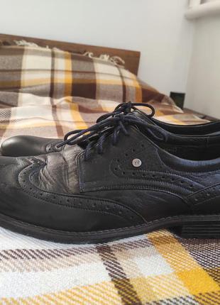 Шкіряні туфлі