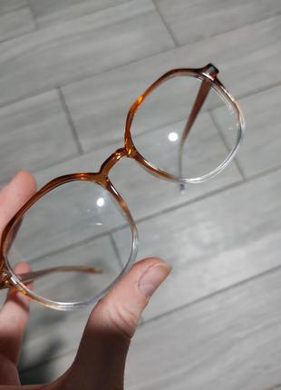 Нові стилтные прозорі окуляри2 фото