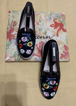Туфлі,макасины з вишивкою квітами3 фото