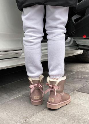 Зимові жіночі уггі ugg mini bailey bow 2 grey (хутро)367 фото