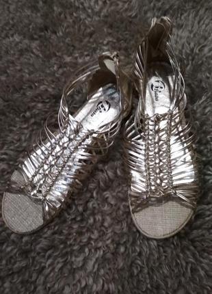 Красиві золотисті босоніжки від bata, p. 38