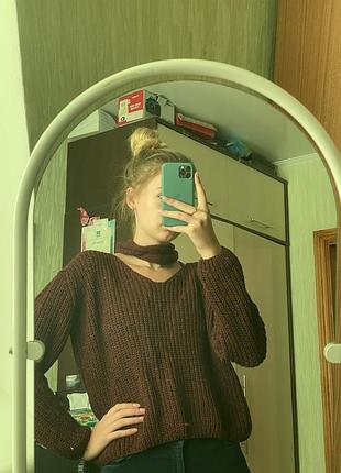 Свитер с завязками на шее