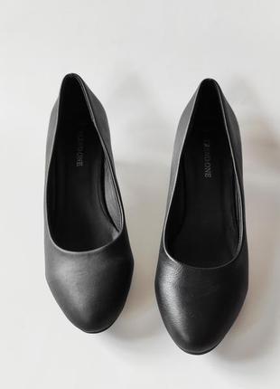 Черные туфли лодочки trend one фирменные классические туфли на каблуке кожа кожаные эко женские1 фото