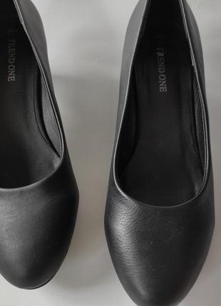 Черные туфли лодочки trend one фирменные классические туфли на каблуке кожа кожаные эко женские4 фото