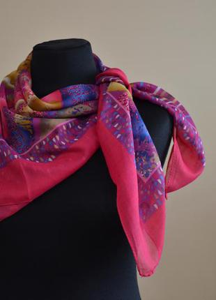 Платок  яркий воздушный из хлопка.