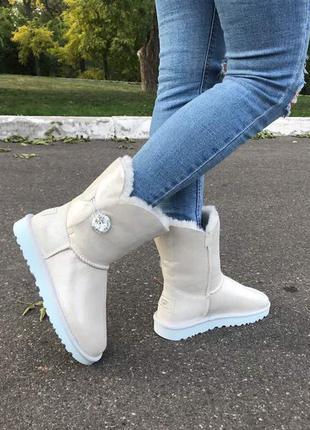 Бесплатная доставка ! ugg bailey button i do!бело-серибристые.3 фото