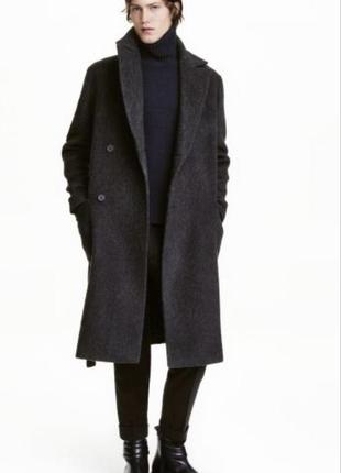 Мужское чёрная шерстяное пальто под пояс