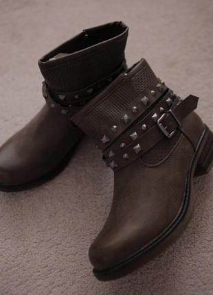 Коричневі черевики ковбойки р. 39