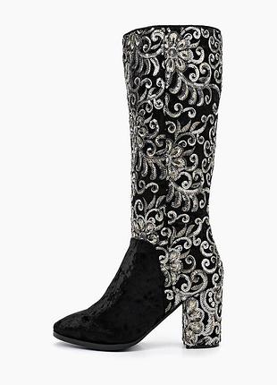 Гарні весняні-осінні чоботи corina