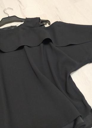 Ефектна чорна блуза з розрізами на плечах5 фото