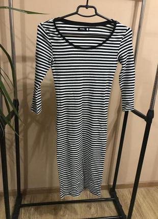 Платье в рубчик