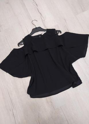 Чорна блуза від mango з відкритими плечима