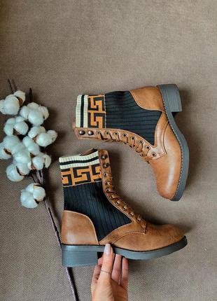 Черевики коричневі