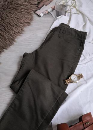 Базовые болотные джинсы цвета хаки7 фото