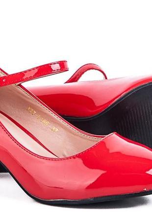 Нові жіночі червоні лаковані туфлі каблук 5 см, розміри з 36 по 38