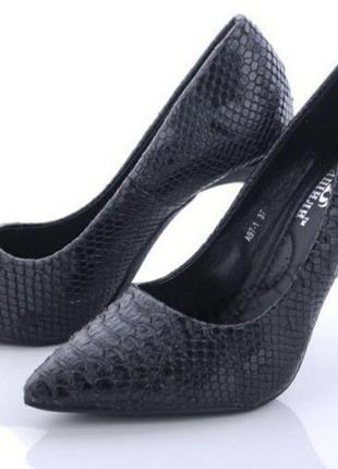 Женские черные туфли туфлі на каблуке тиснением под рептилию р. 36-40