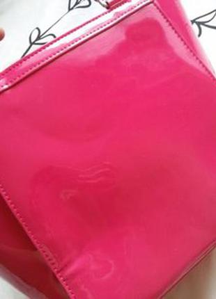 Крутая новая лаковая сумочка laura ashley3 фото