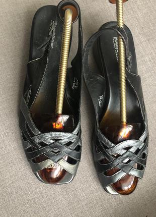 Шкіряні босоніжки р 44