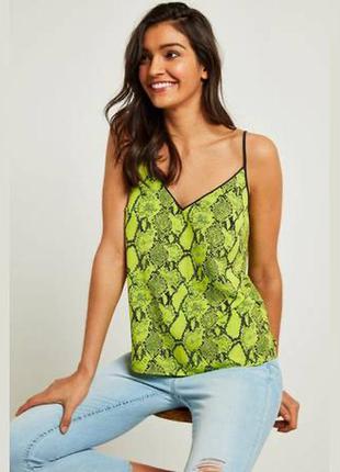 Майка со змеиным принтом