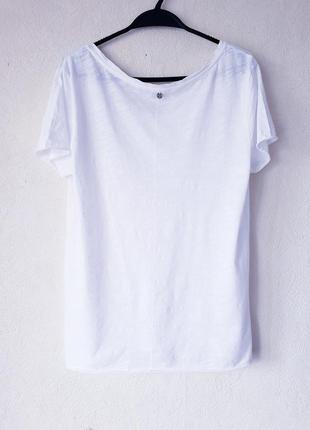 Люксовая белоснежная оверсайз футболка с не обработаными краями от премиального бренда  rich & royal4 фото