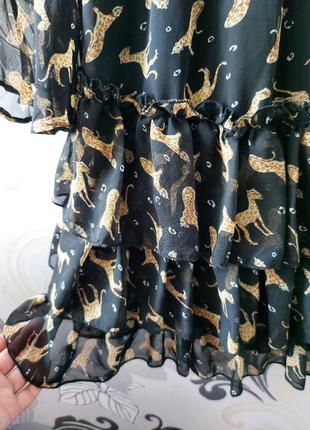 Чёрное трендовое шифоновое воздушное короткое платье бохо с воланами принт леопард животный принт3 фото