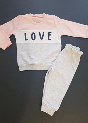 Костюм  для дівчинки.