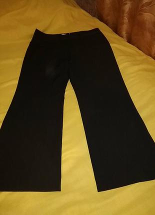 Женские брюки , не большой клеш от колена