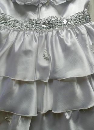 Белое платье снежинки,снегурочки на 4-6 лет.2 фото