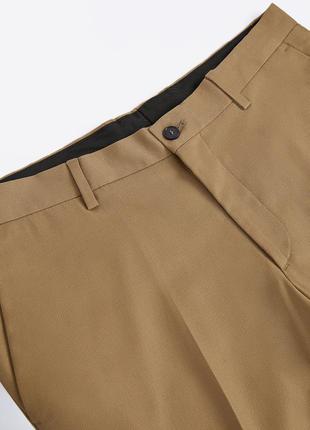 Трендовые укороченные мужские брюки zara с текстурой7 фото
