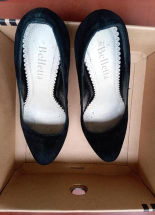 Замшеві шкіряні туфлі на шпильці