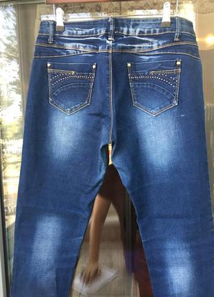 Узкие джинсы нереально красивого цвета с камушками2 фото