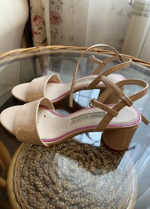 Босоножки zara