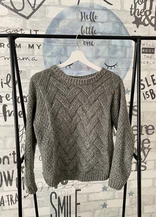 Вязанный свитер серый