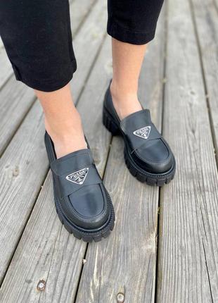 Туфли loafers black туфлі