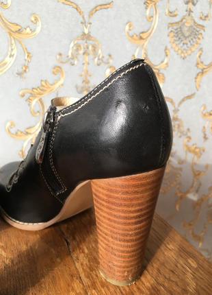 Туфли с ремешками, туфли на высоком каблуке, туфли чёрные, кожаные туфли.