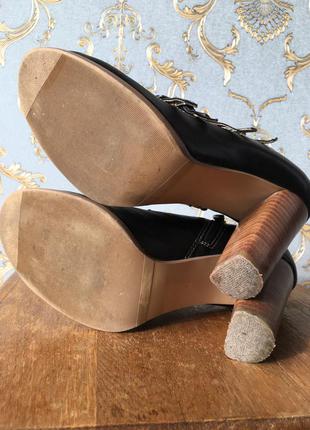 Туфли с ремешками, туфли на высоком каблуке, туфли чёрные, кожаные туфли.