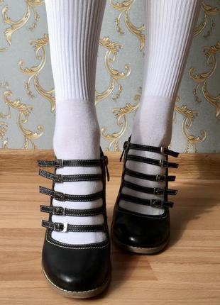 Туфли с ремешками, туфли на высоком каблуке, туфли чёрные, кожаные туфли.