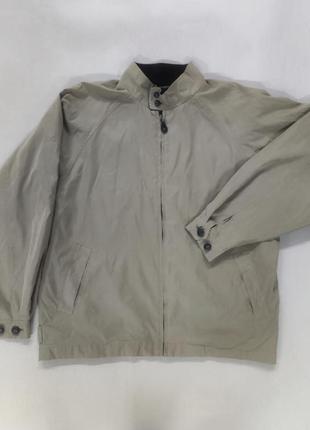 Larose. 
красивая легкая куртка приятная на ощупь.