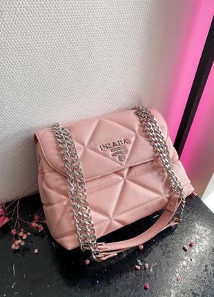 Брендовая розовая пастельная женская мини сумочка с цепями стильна жіноча рожева шикарна міні сумка7 фото
