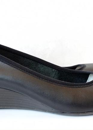 Базові шкіряні жіночі туфлі від tamaris - 38 р5 фото