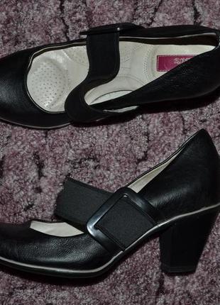 Р. 38 - 25 см. clarks. туфли в стиле «мэри джейн» фирменные оригинал