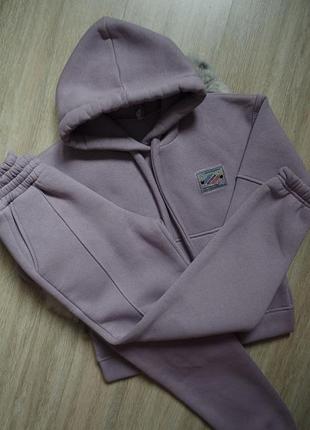 Утепленный спортивный костюм