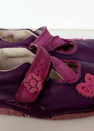 Фирменные кожаные босоножки clarks(original).