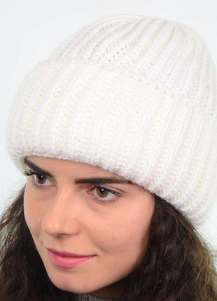 Женская теплая зимняя вязаная шапка однотонная