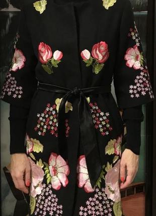 Пальто фирменное с вышивкой цветочный принт4 фото