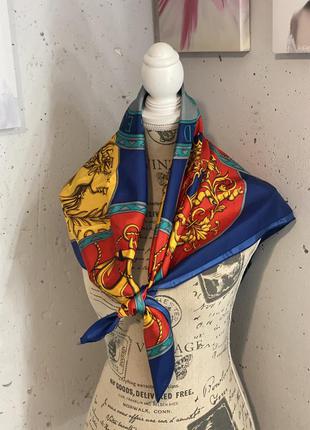 Эффектный трендовый платок