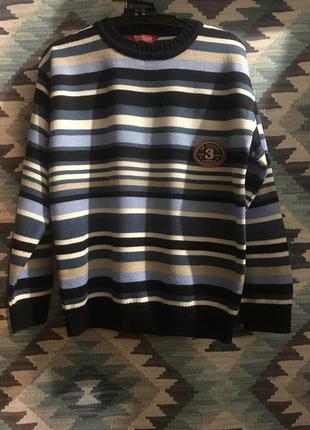 Свитер в полоску на мальчика.